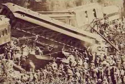 Great Train Wreck of 1918 1000 images about Train Wrecks on Pinterest Days in Rail car and