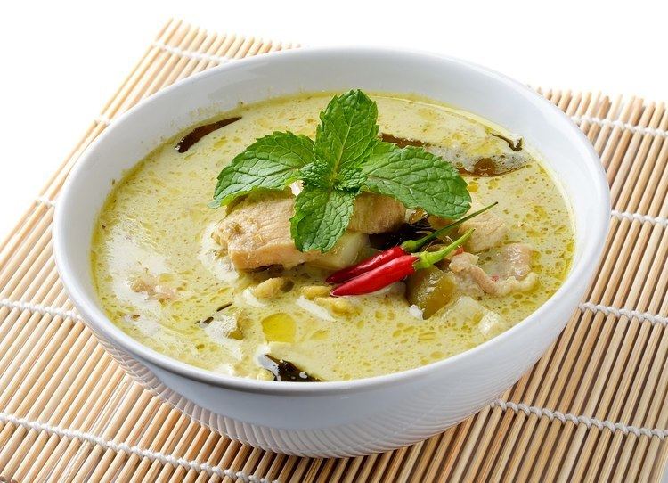 Green curry How To Make Thai Green Curry Chicken YouTube