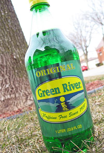 Green River (soft drink) wwwbevreviewcomwpcontentimagegreenriver1jpg