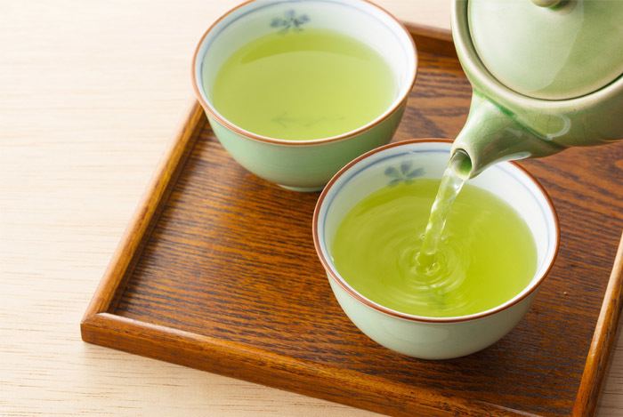 Green tea 11 Amazing Benefits of Green Tea The Healthiest Drink in the World