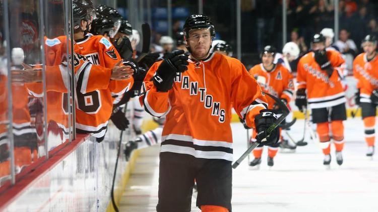 Greg Carey (ice hockey) Flyers resign LW Greg Carey