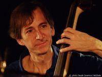 Greg Cohen wwwelviscostelloinfowikiimagesthumbdddGreg