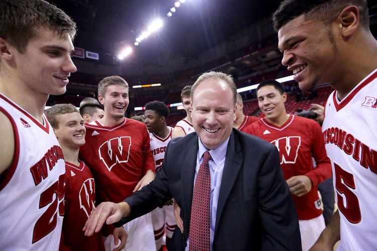 Greg Gard Badgers men39s basketball UW signs Greg Gard to 5year deal as new