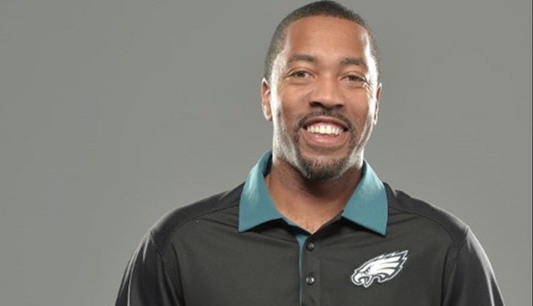 Greg Lewis (wide receiver) Greg Lewis could be a good catch as Eagles wide receivers coach