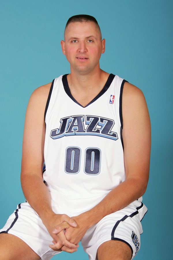 Greg Ostertag Greg Ostertag is now playing rec league hockey NBAcom