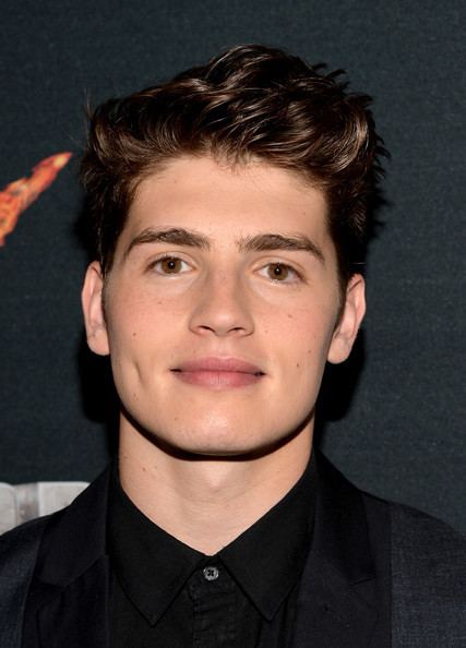 Gregg Sulkin Wizards Of Waverly Place39 Alum Gregg Sulkin Joins Horror