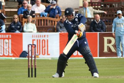 Gregor Maiden (Cricketer) playing cricket