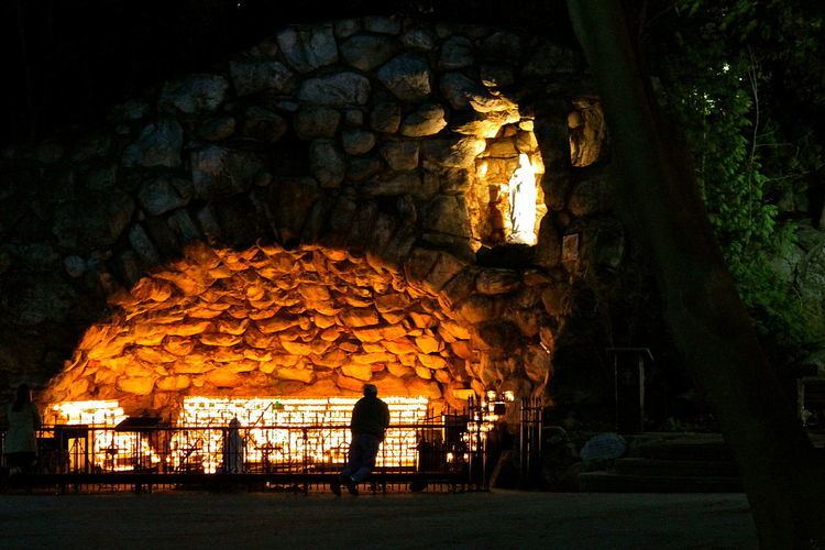 Grotto of Our Lady of Lourdes, Notre Dame