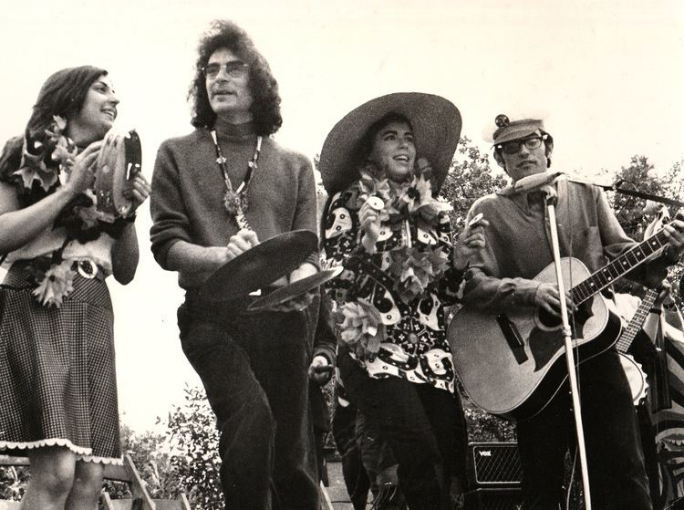 Grup de Folk Naci el quotGrup Folkquot Y Estall La Alegra 1968 Cancin con todos