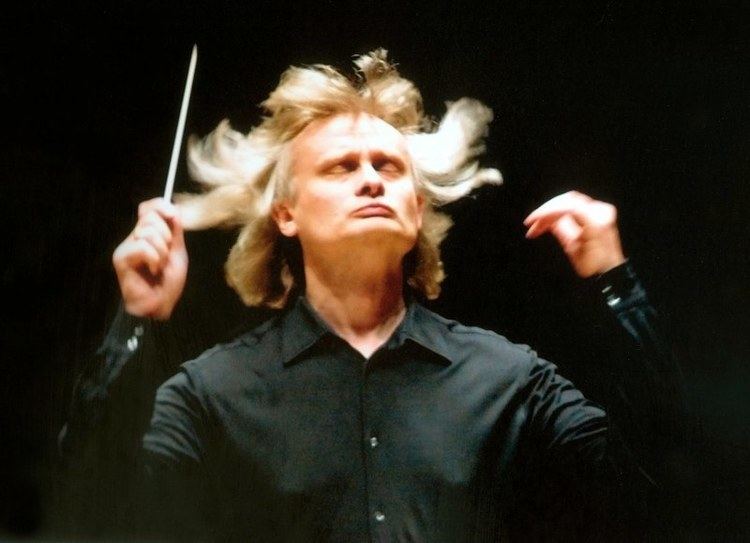 Grzegorz Nowak (conductor) Grzegorz Nowak Named Royal Philharmonic Orchestras Conductor for