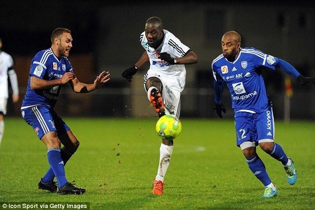 Guessouma Fofana Norwich leading chase for Amiens and French midfielder Guessouma