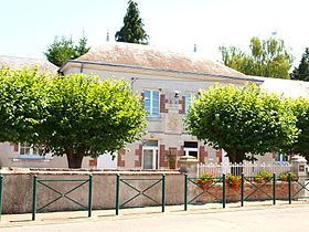 Guilly, Loiret httpsuploadwikimediaorgwikipediacommonsthu