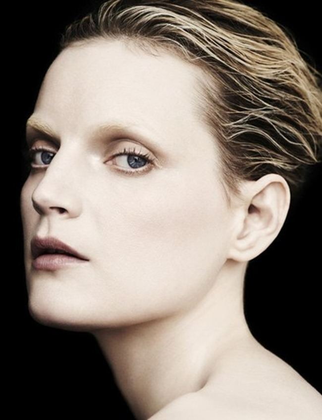 Guinevere Van Seenus DIOR MAGAZINE Guinevere van Seenus by Photographer Ben