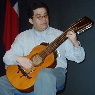 Guitarrón chileno