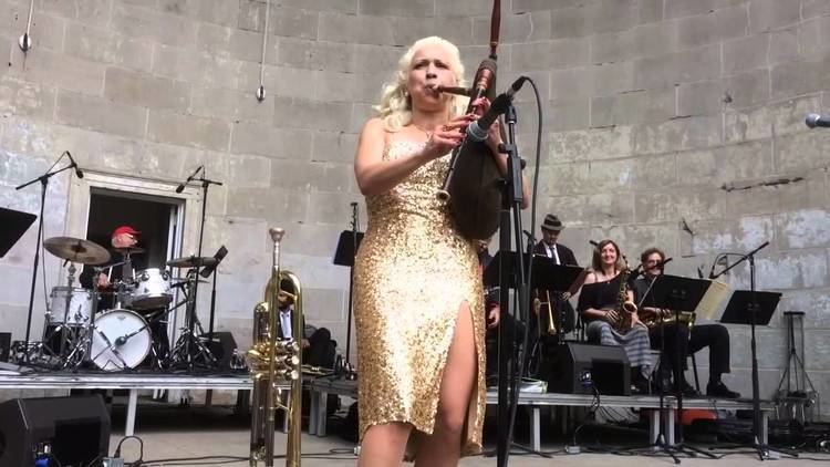 Gunhild Carling Bagpipe swing with Gunhild Carling in Central Park NY YouTube
