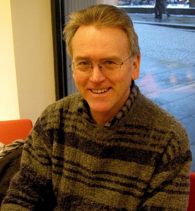 Gunnar Staalesen httpsuploadwikimediaorgwikipediacommonscc