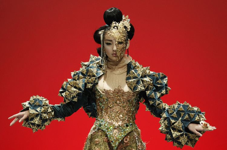 Guo Pei Haute Couture