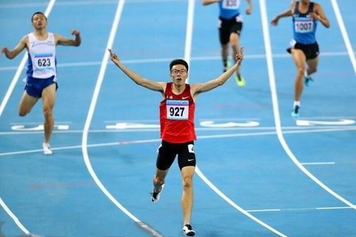 Guo Zhongze Guo Zhongze breaks the National Record of the Mens 400Meter