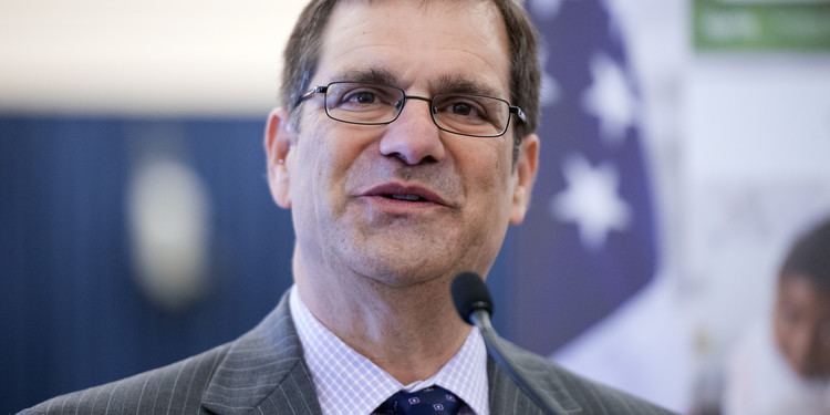 Gus Bilirakis Gus Bilirakis justifies vote for Trade Promotion Authority