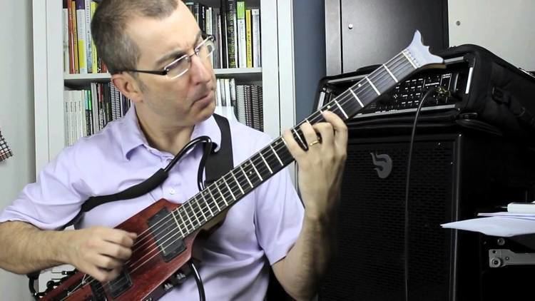Gustavo Assis-Brasil Solo Guitar arrangement DAYS OF WINE AND ROSES Gustavo