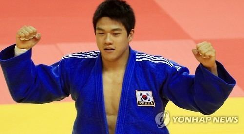 Gwak Dong-han Gwak Donghan wins gold in judo