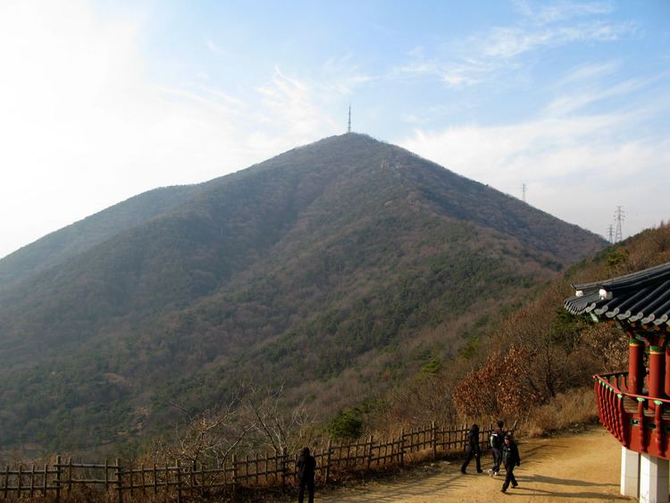 Gyeyang District httpsuploadwikimediaorgwikipediacommonsff