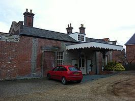 Hadleigh railway station httpsuploadwikimediaorgwikipediacommonsthu
