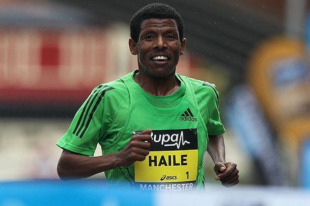 Haile Gebrselassie Haile Gebrselassie strides away with victory at the Great