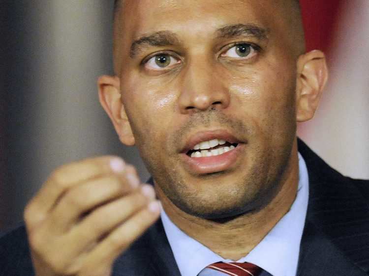 Hakeem Jeffries Congressman 39No good reason39 for NYC street after Robert