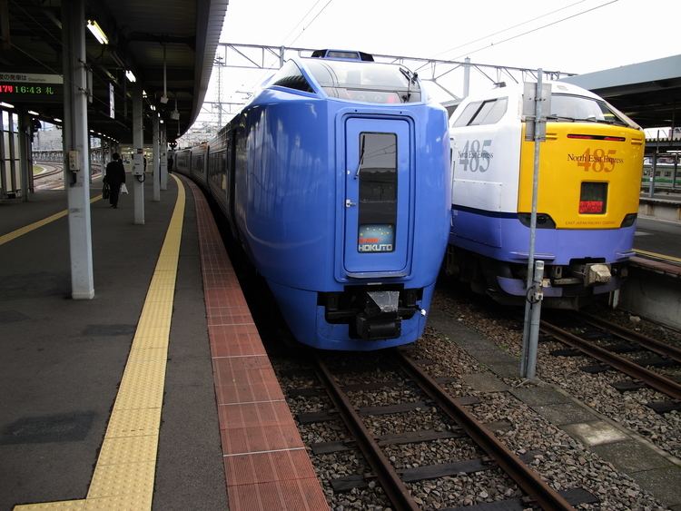 Hakuchō (train) FileSuper Hokuto and Hakucho at Hakodate Stationjpg Wikimedia