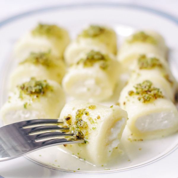 Halawet el Jibn Halawet ElJibn Dessert Rolls of Sweet Syrian Cheese
