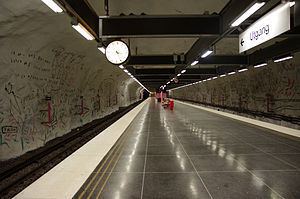 Hallonbergen metro station httpsuploadwikimediaorgwikipediacommonsthu