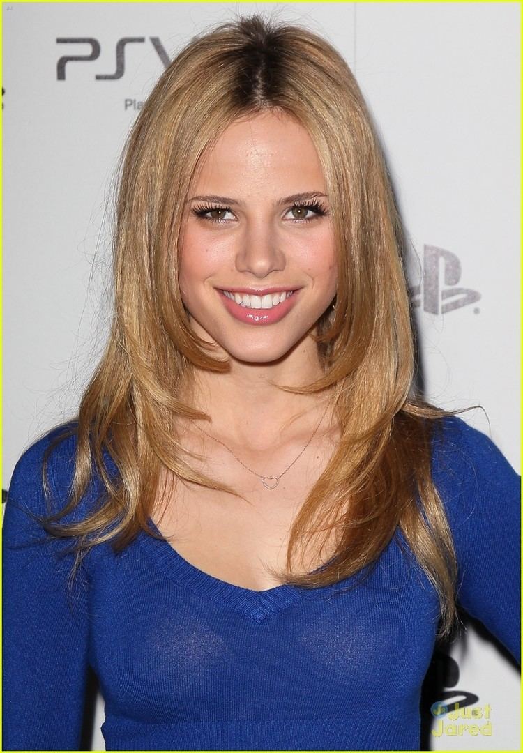 Halston Sage Halston Sage 2015 dating smoking origin tattoos amp body