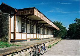 Halton railway station, Lancashire httpsuploadwikimediaorgwikipediacommonsthu