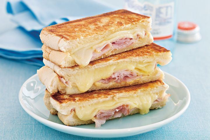Ham and cheese sandwich Pantoasted ham and cheese sandwich