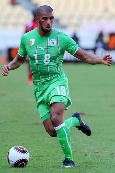 Hameur Bouazza Hameur Bouazza Pictures Malawi v Algeria Group A