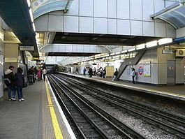 Hammersmith tube station (Piccadilly and District lines) httpsuploadwikimediaorgwikipediacommonsthu