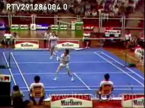 Han Aiping 1986 Badminton GP Final Li Ling Wei vs Han Ai Ping YouTube