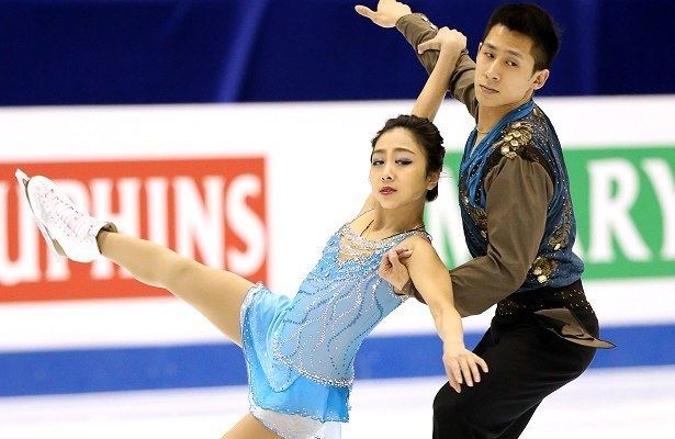 Han Cong Chinas Sui and Han take third Four Continents title Golden Skate