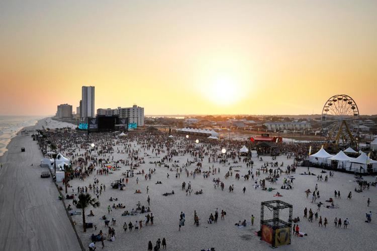 Hangout Music Festival 3 Reasons Hangout Music Festival will Make Your Summer Her Campus