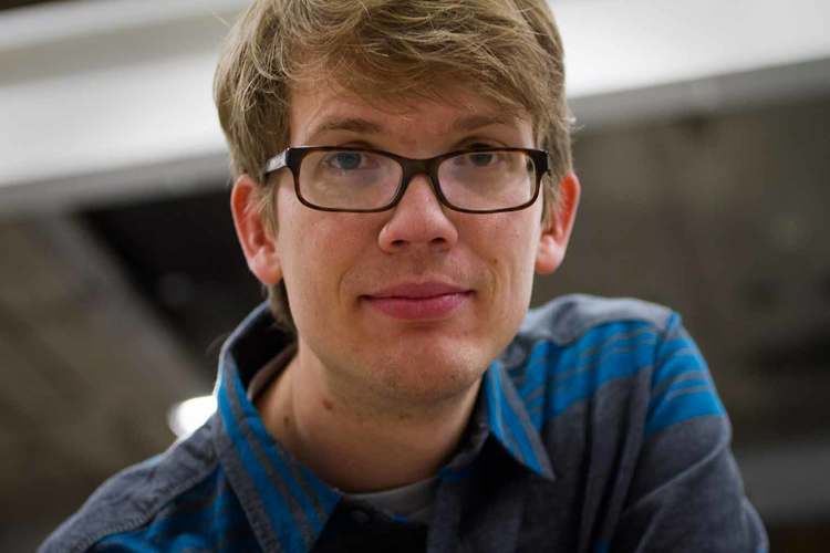 Hank Green Hank Green Loves Science and Wants Others to Love it Too