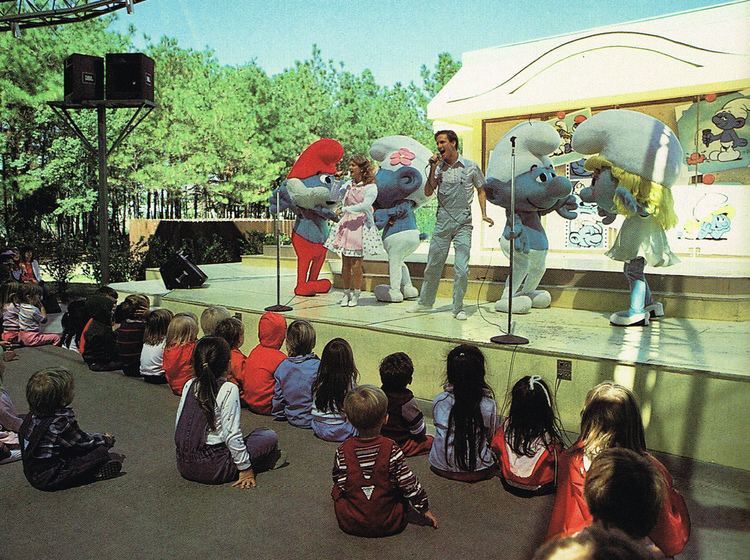 Hanna–Barbera Land HannaBarbera Land with the Smurfs 1985 From the Houston Flickr