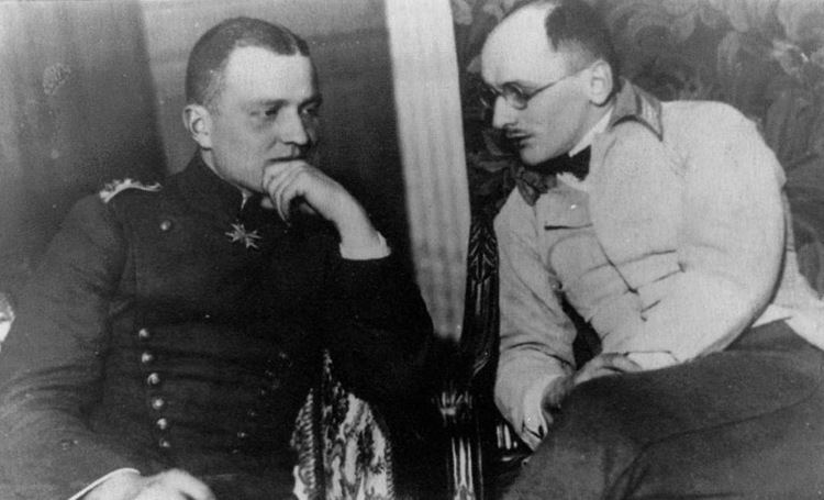 Hans Bethge (aviator) Hans Bethge and Manfred von Richthofen httpswwwflickrcomphotos