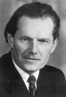 Hans Georg Calmeyer httpsuploadwikimediaorgwikipediaenthumbe