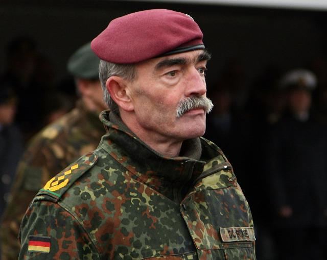 Hans-Lothar Domröse TIL Fallschirmjger are modelled after ExBundeswehr general Hans