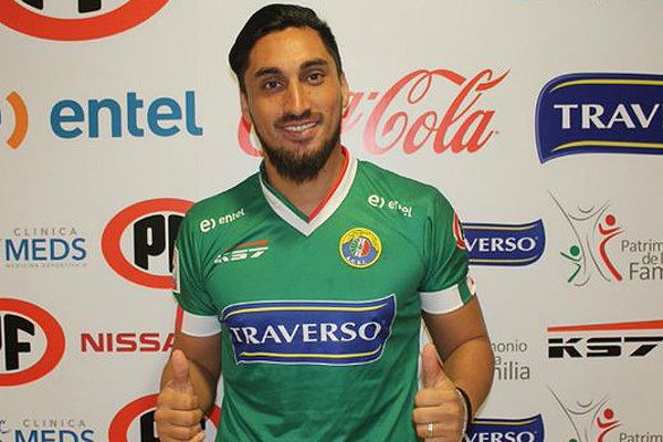 Hans Martínez Luego de estar sin jugar la temporada 20152016 Hans Martnez es el