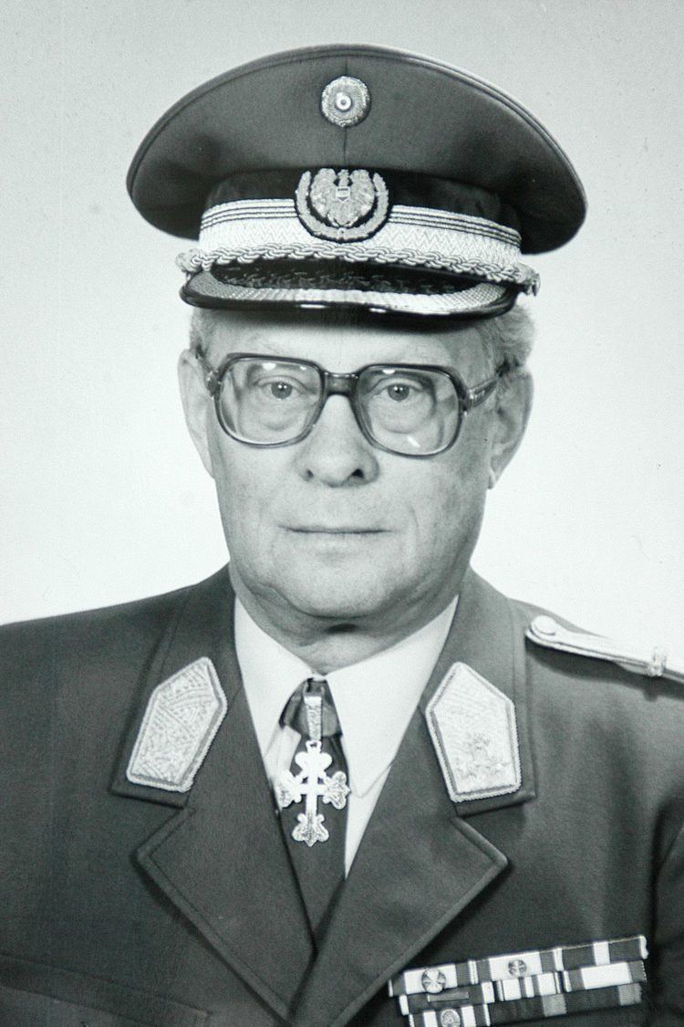 Hans Riedl Bundesheer Aktuell Ehemaliger Militrkommandant Hans Riedl