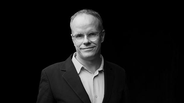 Hans-Ulrich Obrist Hans Ulrich Obrist blasts 39flyin flyout39 curators Art