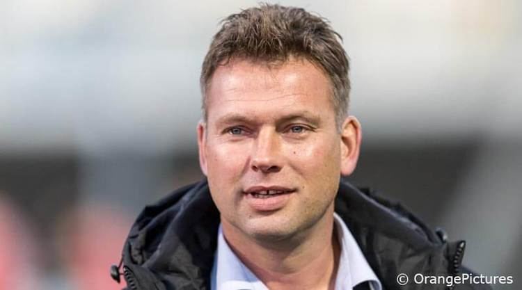 Hans van de Haar Van de Haar wint rechtszaak over ontslag bij Spakenburg Voetbal247nl