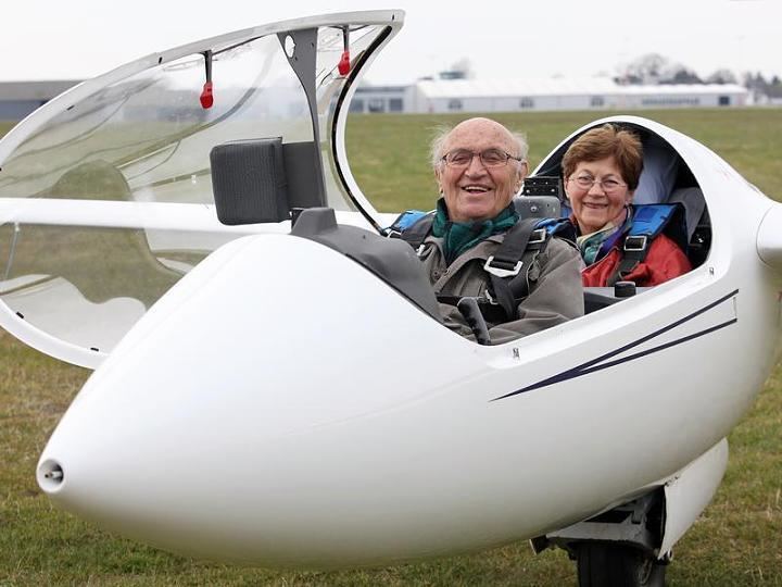 Hans-Werner Grosse Stolzer Rekordhalter Der Der 89jhrige Segelflieger HansWerner